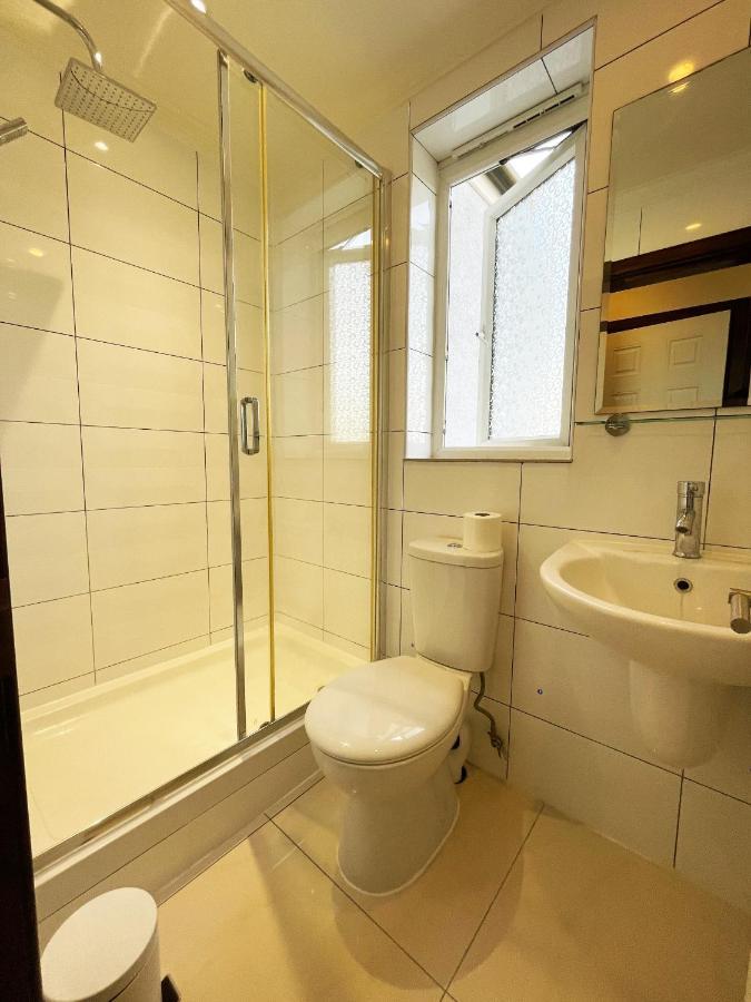 New Look, 7 Minutes To Station, 20 Minutes To Central London Streatham Vale Exterior photo