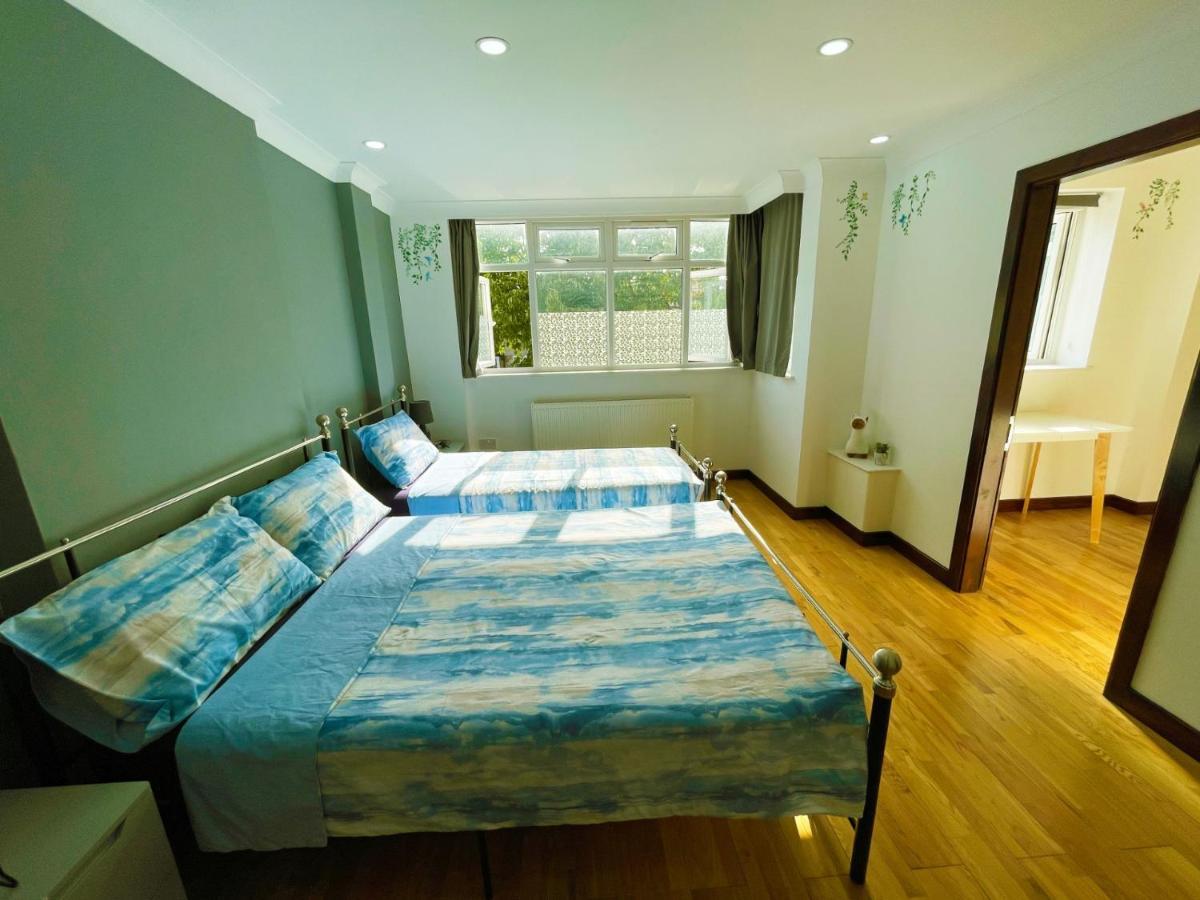 New Look, 7 Minutes To Station, 20 Minutes To Central London Streatham Vale Exterior photo