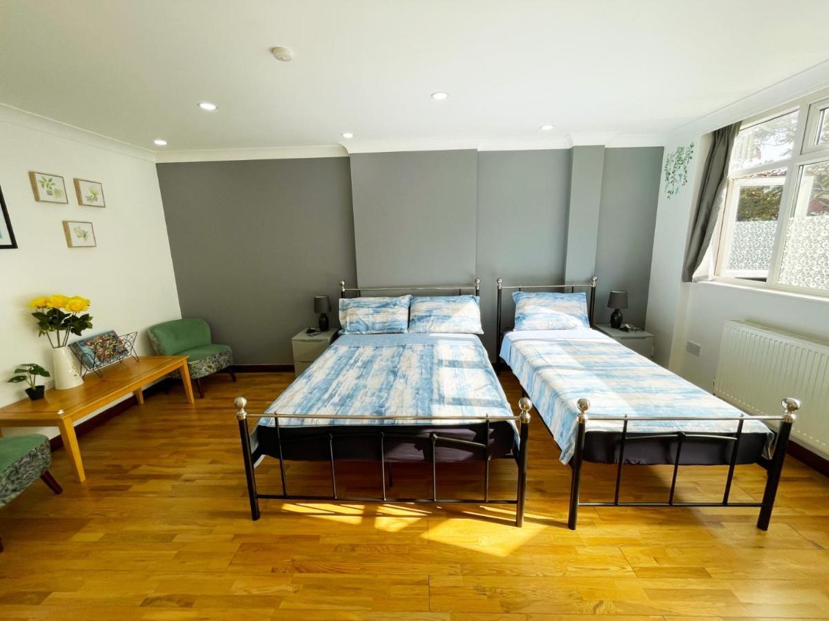 New Look, 7 Minutes To Station, 20 Minutes To Central London Streatham Vale Exterior photo